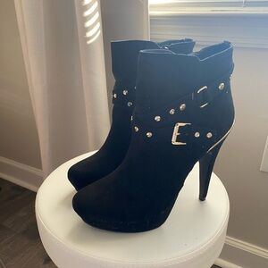 G by Guess women’s black Ankle Boots with Gold Accents size 10